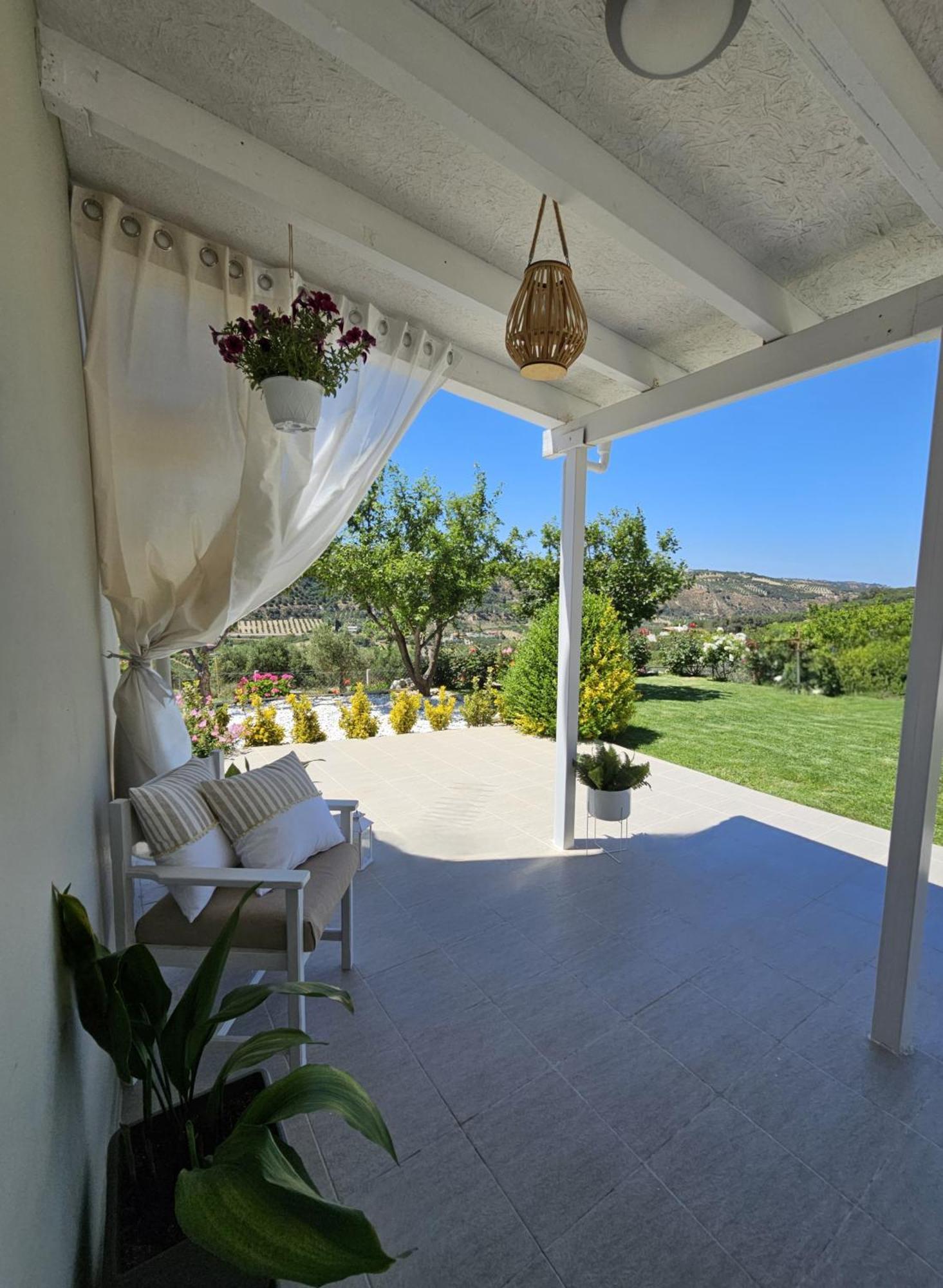 Ornament: Infinite Nature Villa Dhafnes 외부 사진